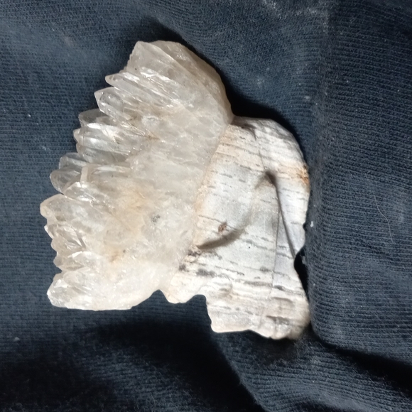 GEMSTONE HEALING STONE.            QUARTZ SKULL - Picture 3 of 5